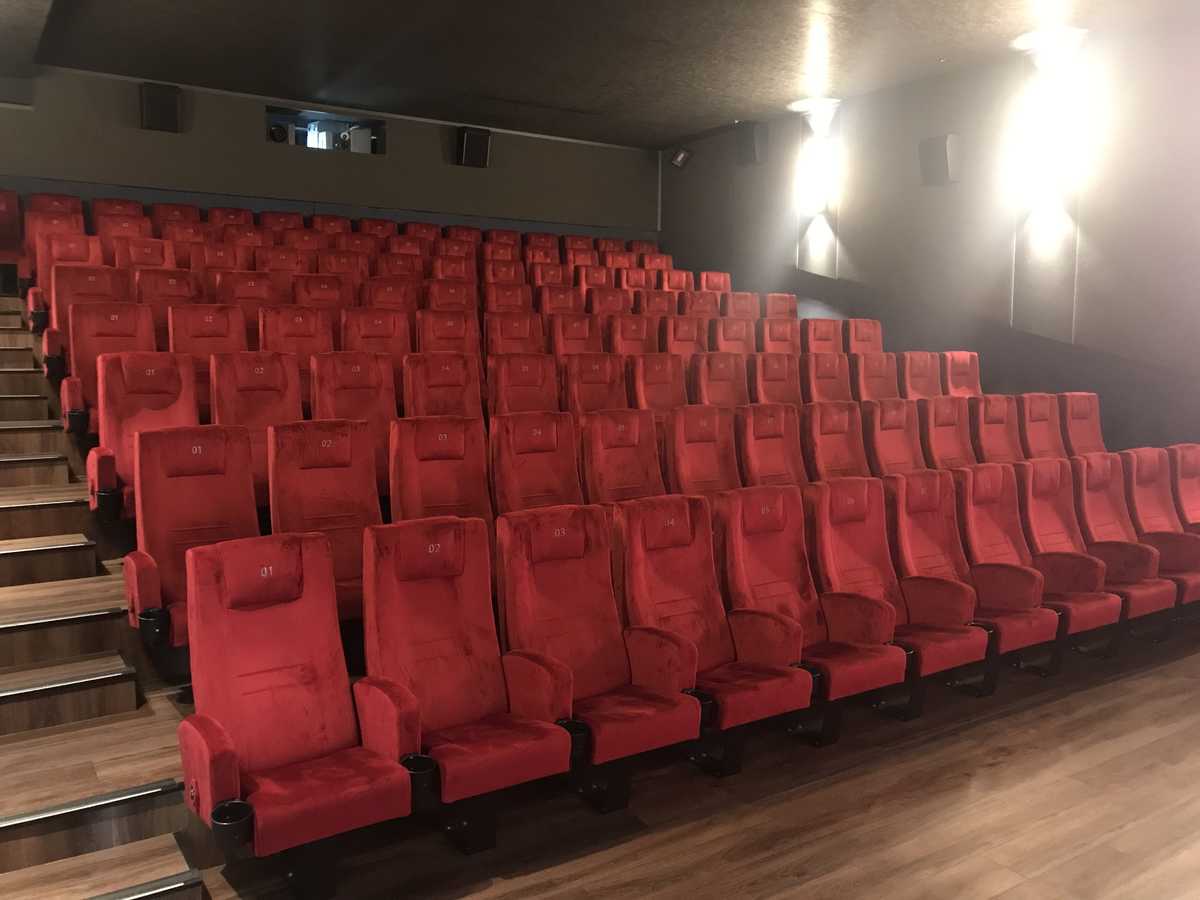 Roter Saal vom PUSCHKINO Roter Saal vom PUSCHKINO