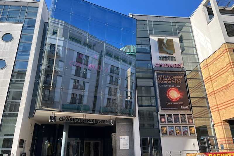 Blick auf das CinemaxX in Halle (Saale) von außen